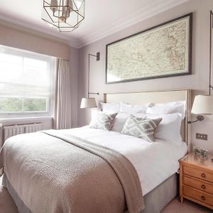 Sidings Annex Room 5 Min walk from Reception